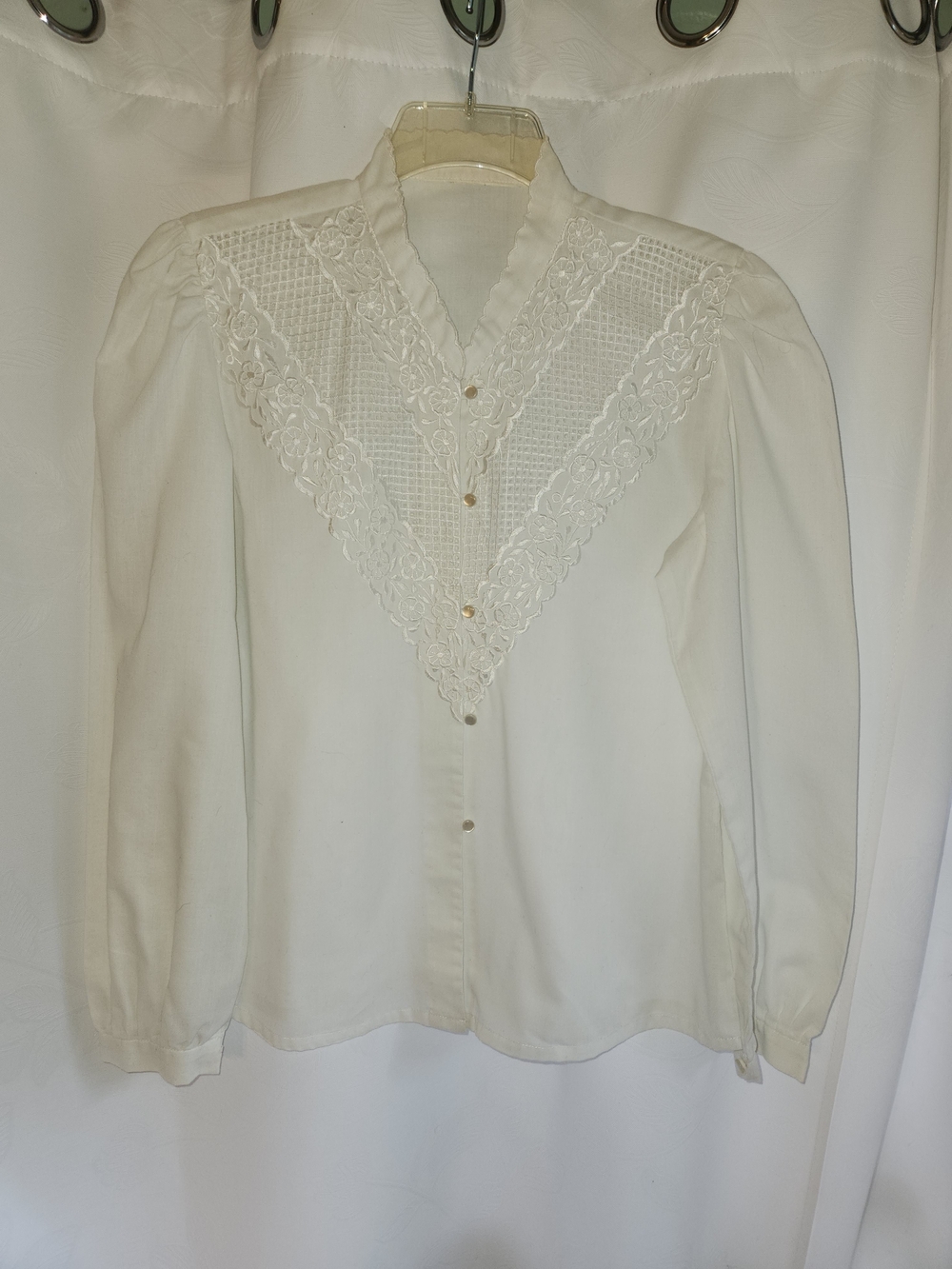 Elegant Vintage White Lace-Trim Women's Blouse European Inspired Size See Photos